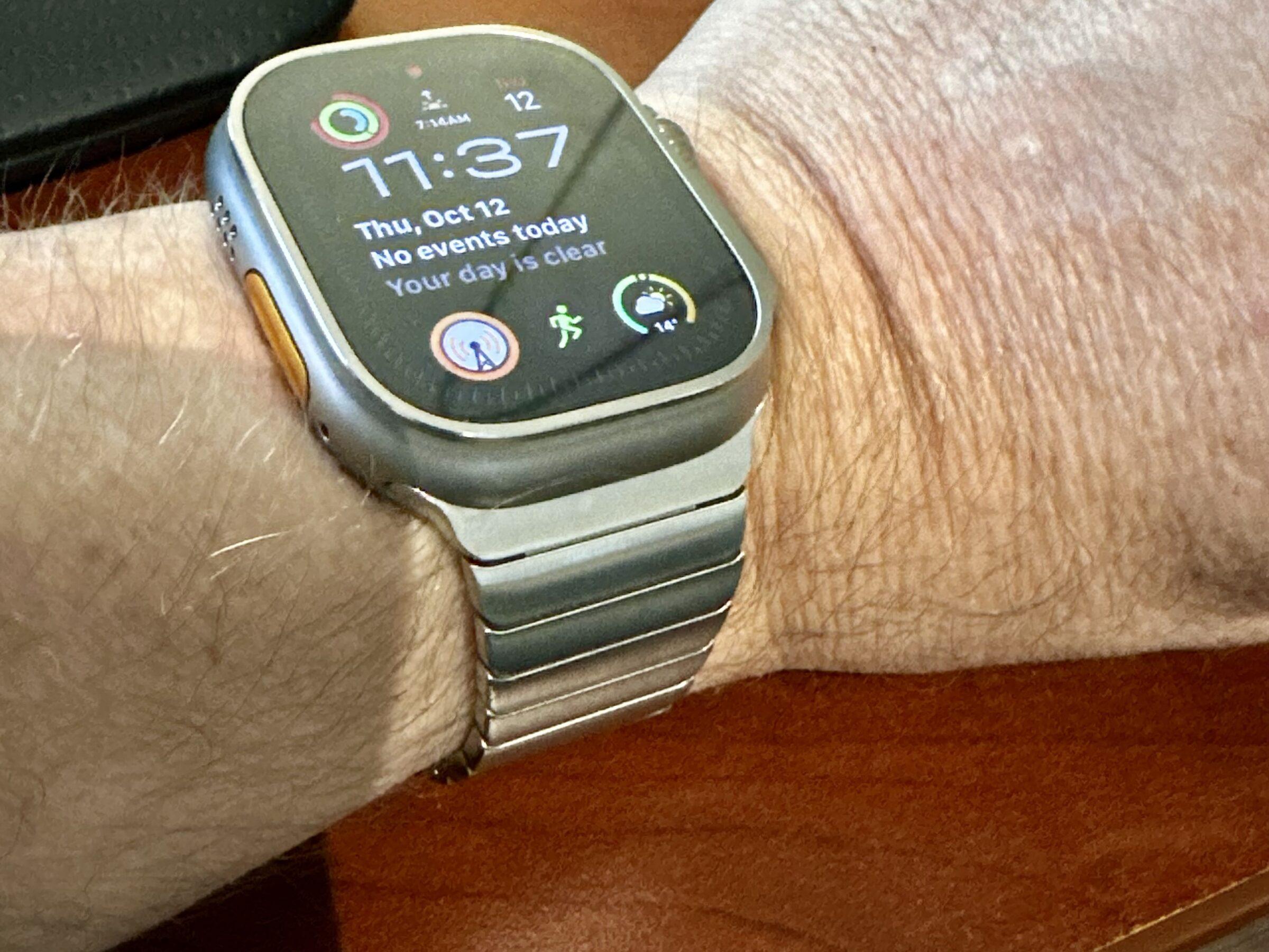 Apple Watch Ultra 2 with a third party link bracelyet